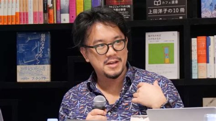 安達 真